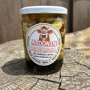 Nakladaný syr s olivami a bazalkovým korením 380 ml